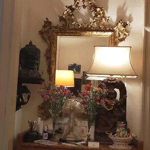 https://crociferi-bb.taorminaitalyhotels.com